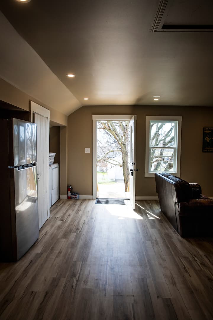 Airy & Open, Walk To Ue, Minutes Downtown - Evansville, IN