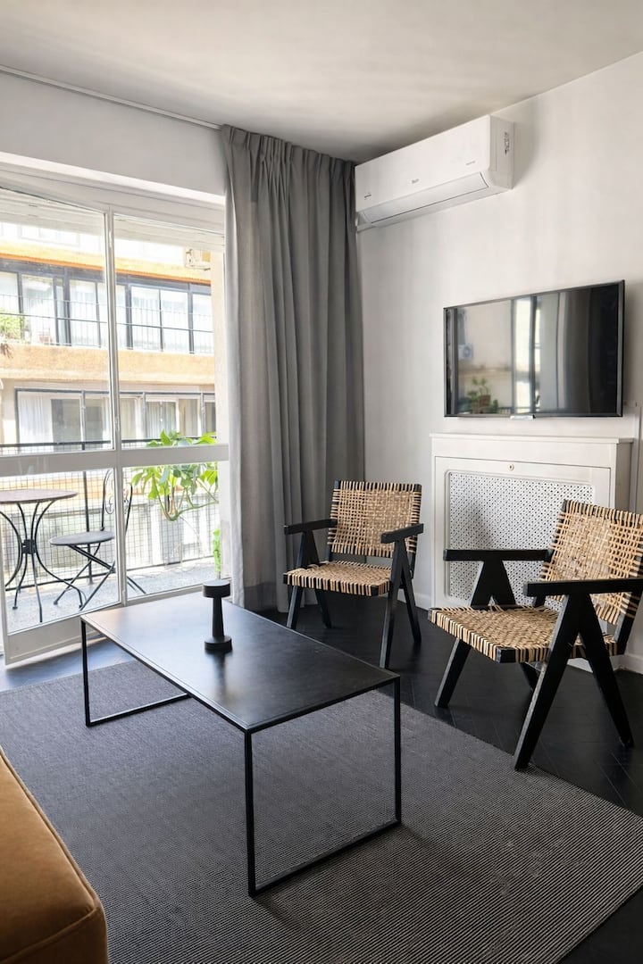 Stylish 2br Apartment • Balcony • Plaza San Martín - Argentina
