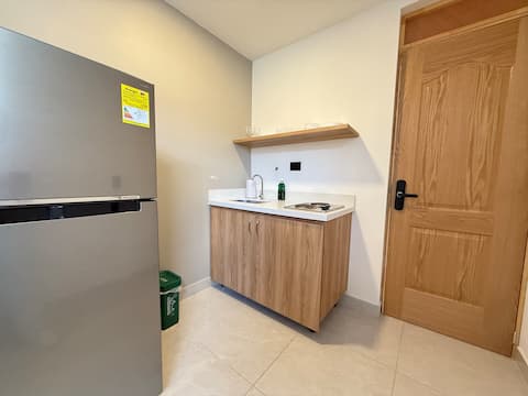 Top performing Airbnb: Cozy Studio Near Primer Parque | A/C & Double Bed in Medellín