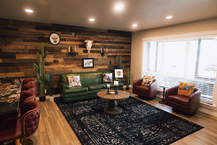 Boerne Birdie Ranch |Golf Simulator| Sleeps 14 - Boerne, TX