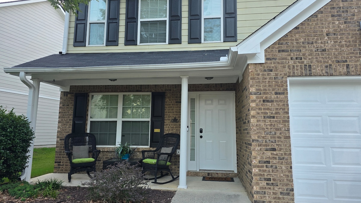 Relaxing room in a great location in Braselton