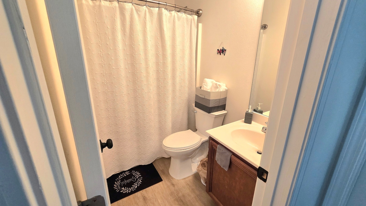 Relaxing room in a great location in Braselton