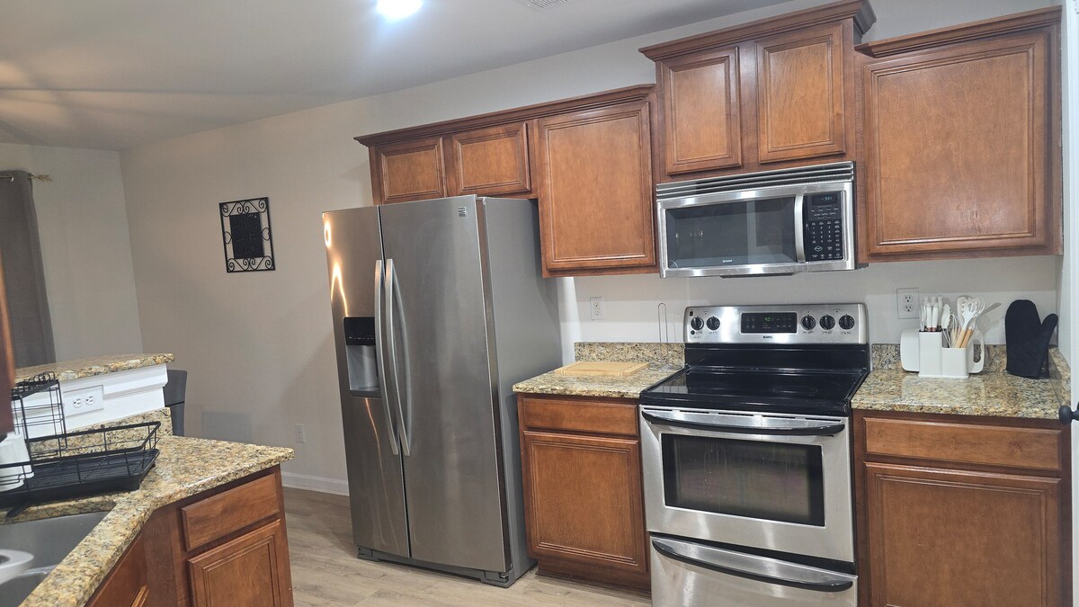 Relaxing room in a great location in Braselton