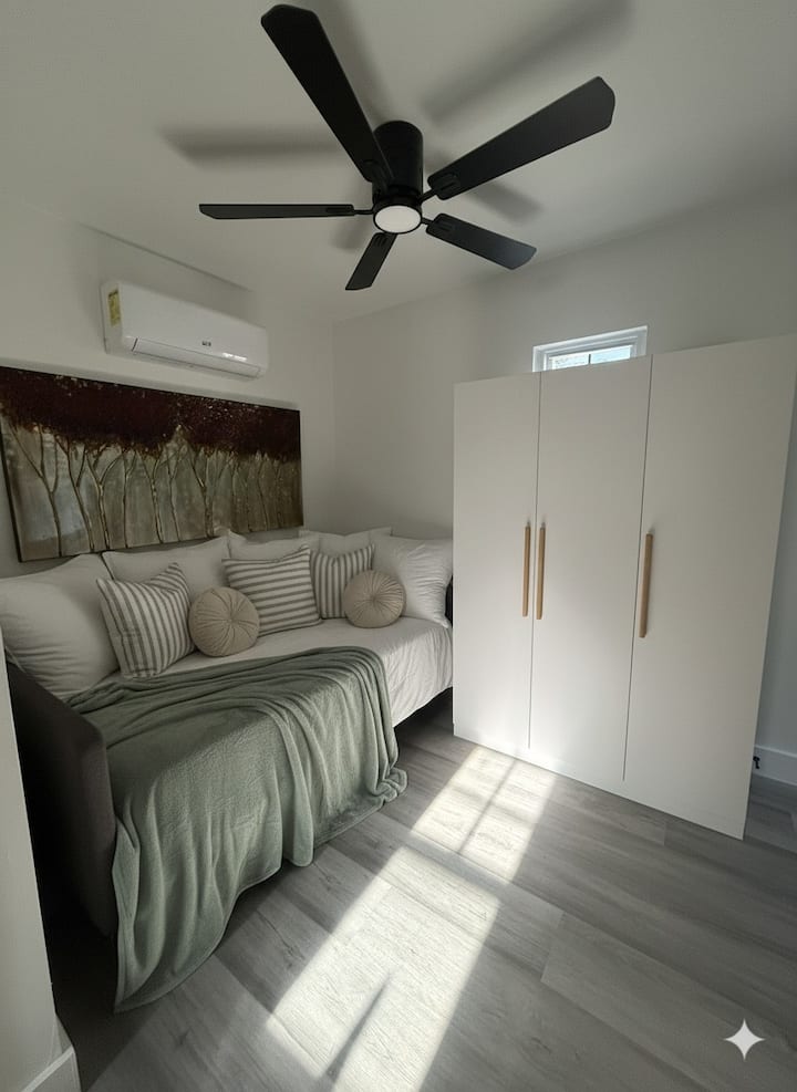 Travel Nurse Tiny Home | Monthly Stay | Ev Charger - Gainesville, FL