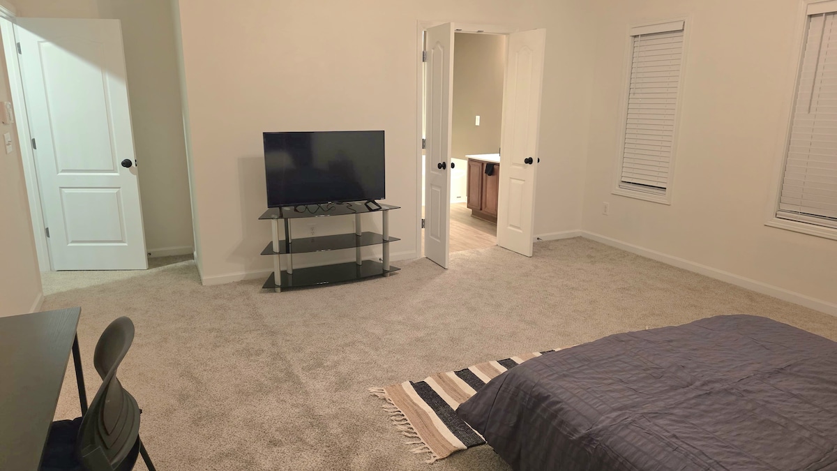 Cozy, Quiet & Spacious