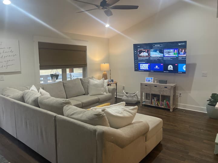2br/1.5 Private Ranch Close To Smyrna Village - Smyrna, GA