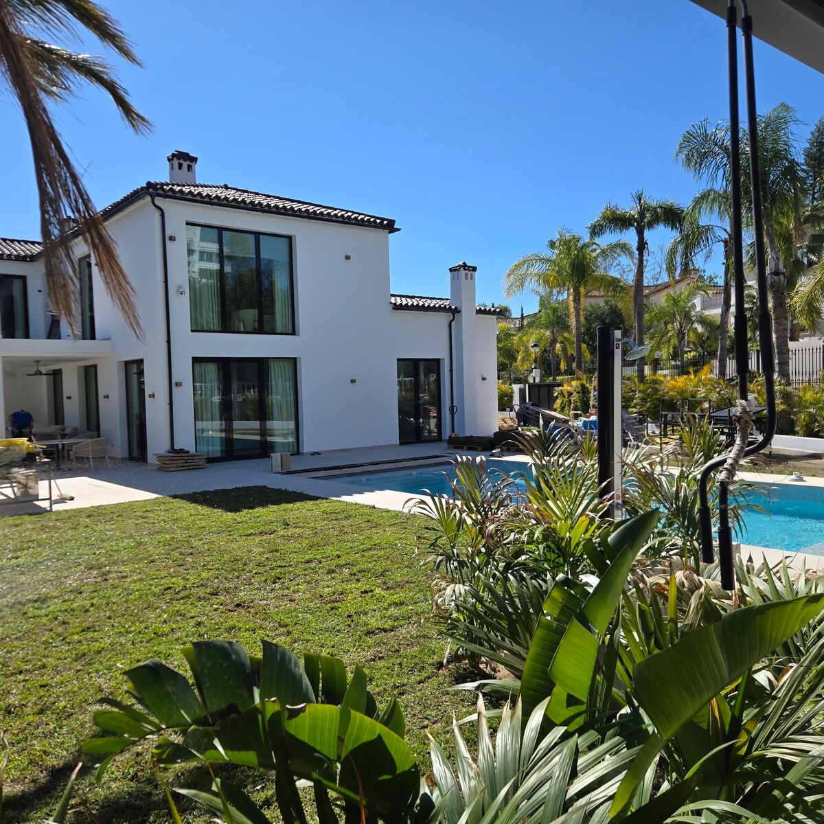 Newly renovated spectacular and modern house 5