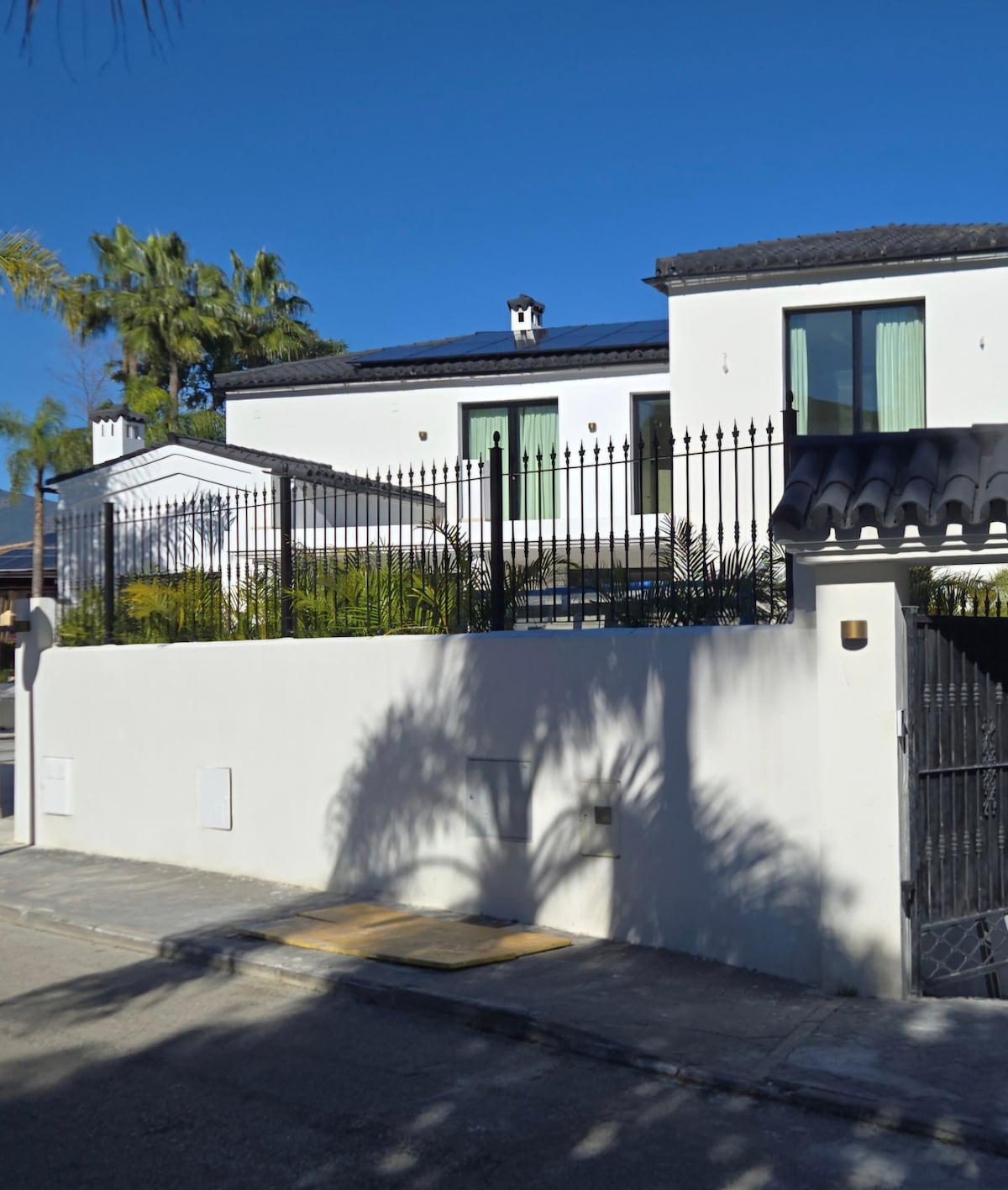 Newly renovated spectacular and modern house 4