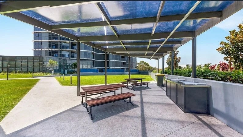'Olympia' | Luxury 2BR & Free Parking, Pool & Gym
