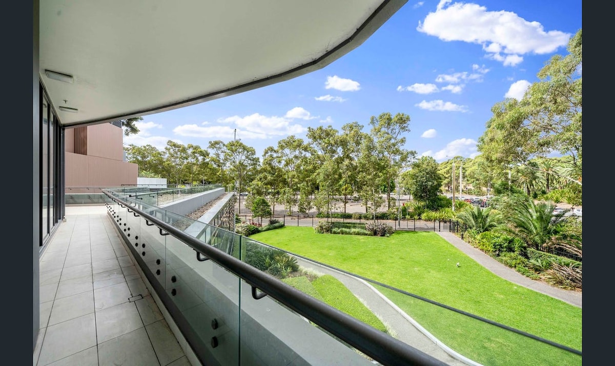 'Olympia' | Luxury 2BR & Free Parking, Pool & Gym