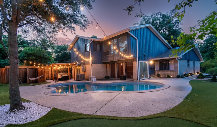 Pool, Hot Tub, Mini Golf & 2 Game Rooms Near At&t - Irving, TX
