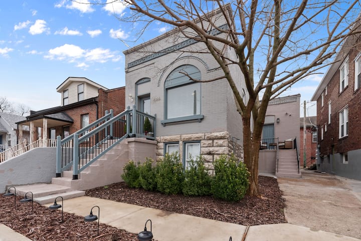 Fun Grove Stay  Walk To Bars, Restaurants & Bjc - University City