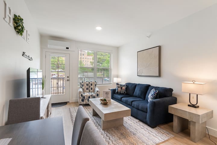 Stylish Suite 208 By Downtown & Convention Center! - Hot Springs, AR