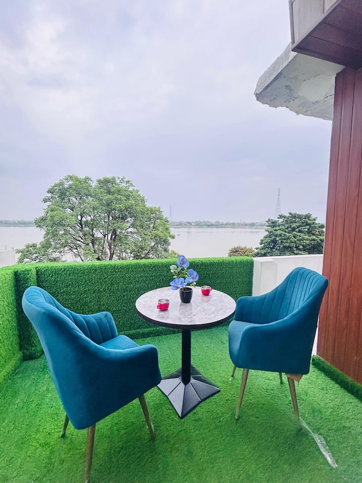 Rare Find · Entire 12br Hotel Near Ganga Ghat - Varanasi