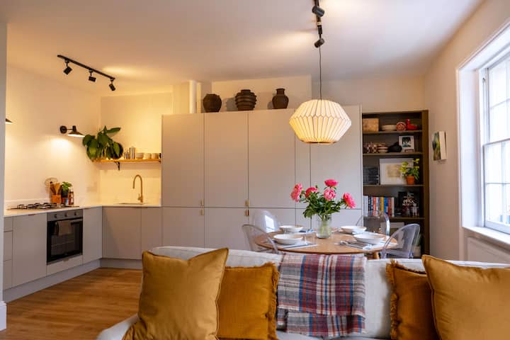 Modern Flat With Spectacular Views - Cheltenham