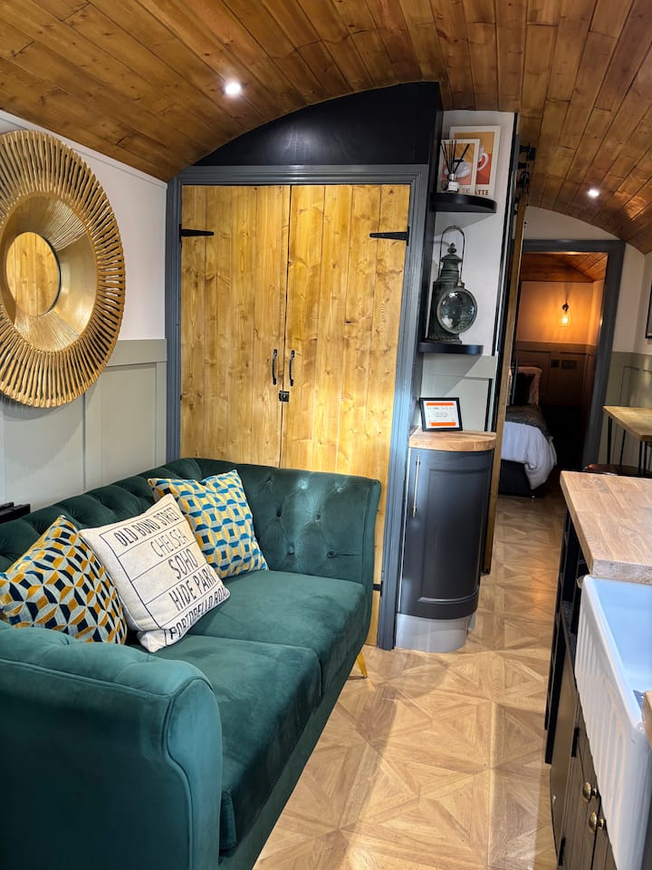 Luxury Railway Carriage - Kent