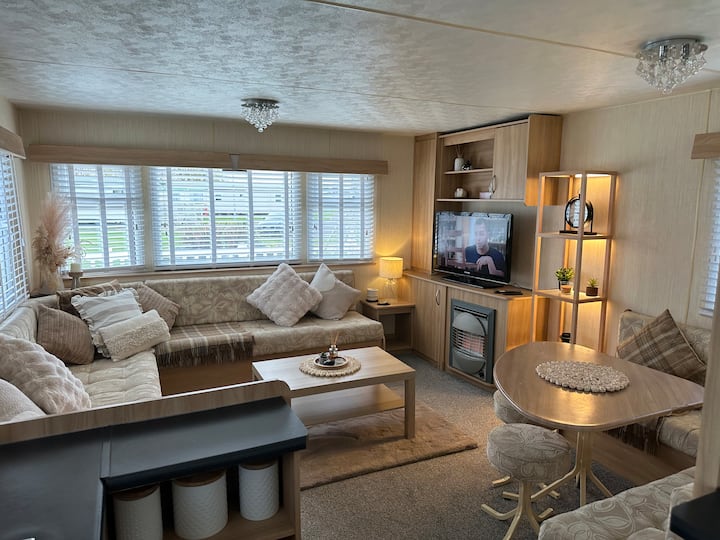 Home From Home Lovely 8 Berth Static Caravan! - Skegness