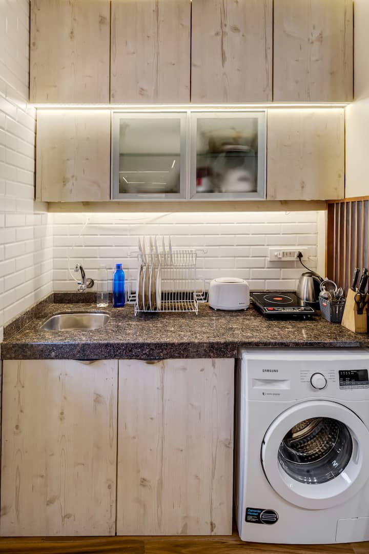 Pebble Studio | Cozy Stay In Bandra West - Mumbai