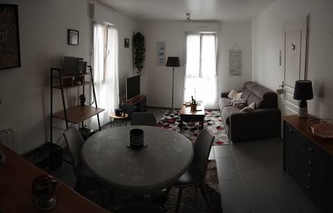 Successful Airbnb property: La Brise Marine Apartment in Saint Michel Chef Chef