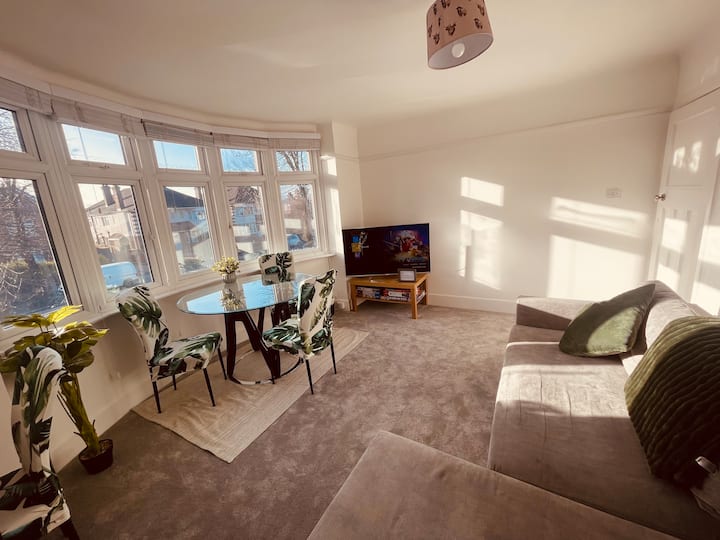 Bournemouth Hospital | Beach | Fast Wifi | Parking - Bournemouth