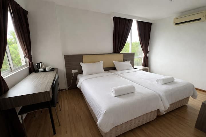Cozy Living @Metra Square | Corner+windows (Bdm-c) - Ayer Keroh