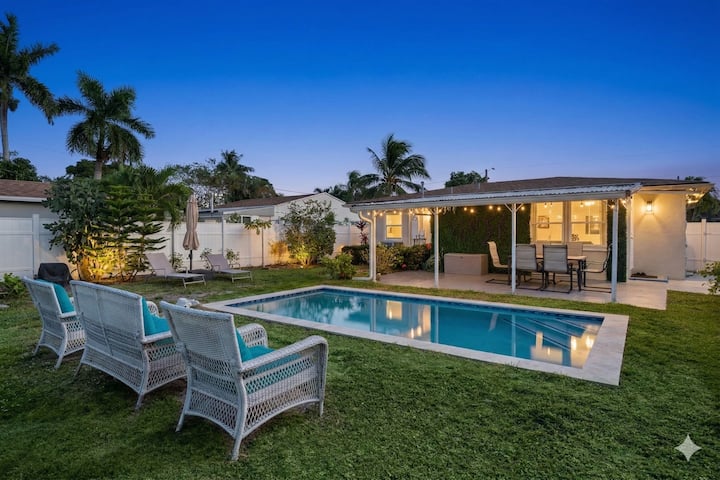 Hollywood Pool House - Hollywood, FL