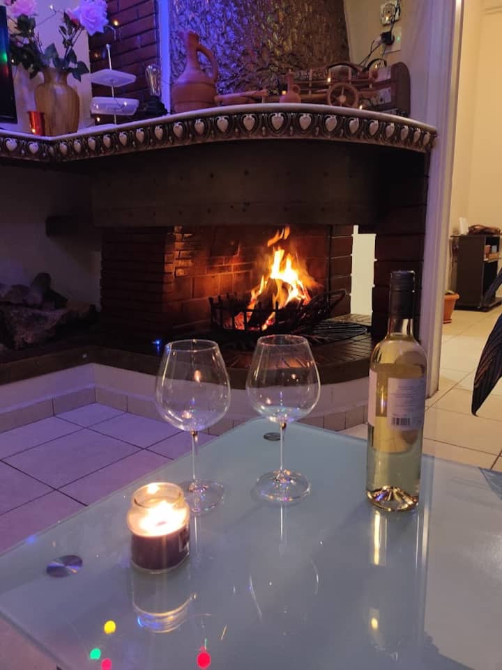 Apartment Near Agios Nikolaos Metro Station - アテネ