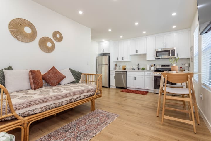 Private Guesthouse W/ Patio | Furnished | Near Lax - 洛杉磯, CA
