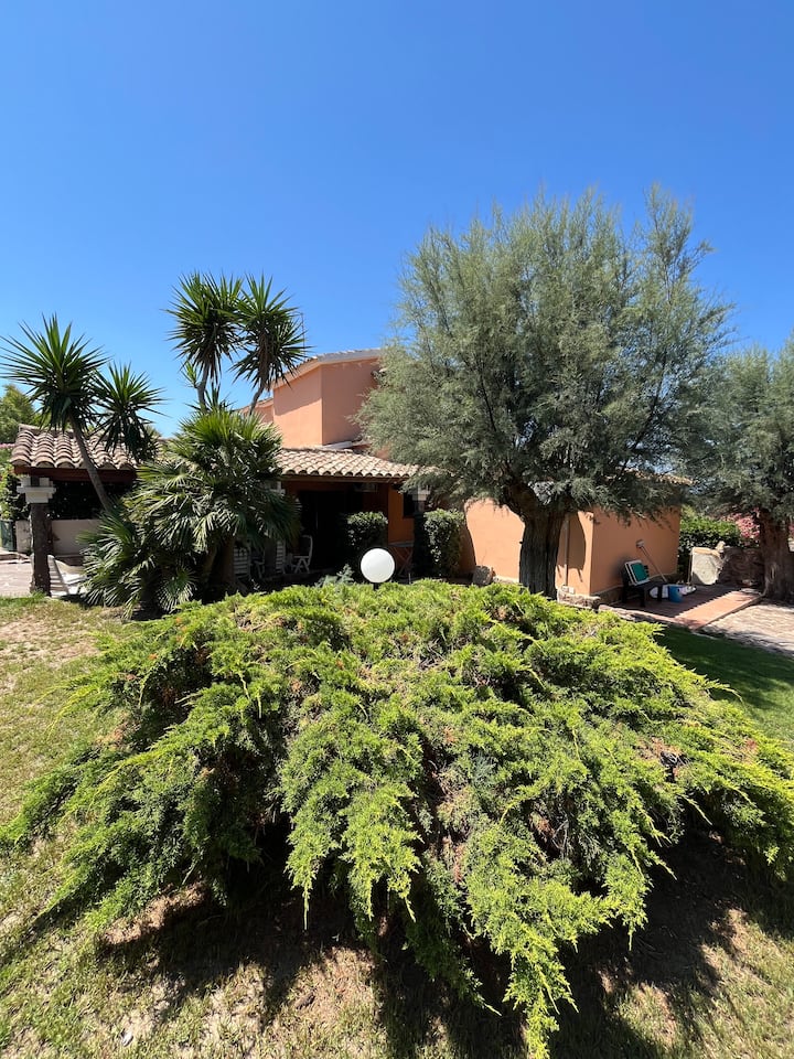 Villetta Smeraldo, Just A Short Walk From Thebeach - Calasetta