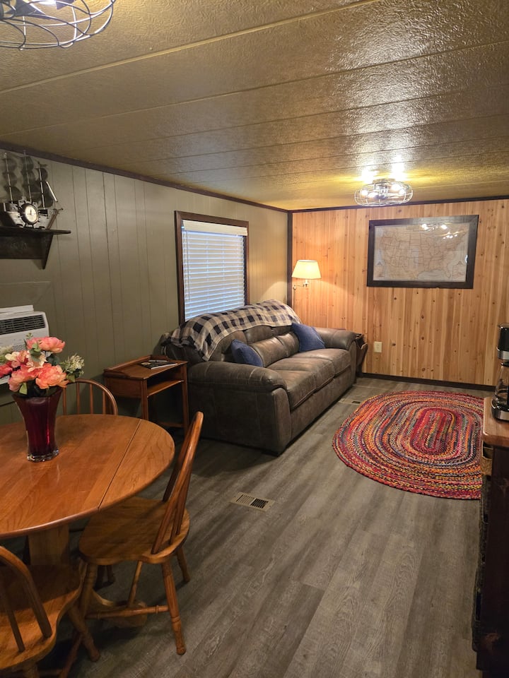 Rambler's Rest At Laurel Fork Creek - Hampton, TN