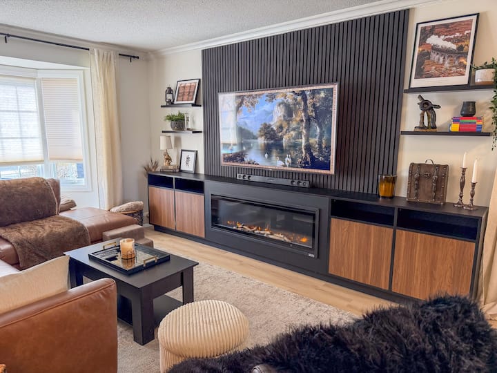 Modern Sanctuary | Hot Tub + Luxurious Spa Ensuite - Carleton Place