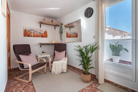Anuncio de Airbnb popular: Panoramic views / Terrace / Romantic getaway en Güéjar Sierra