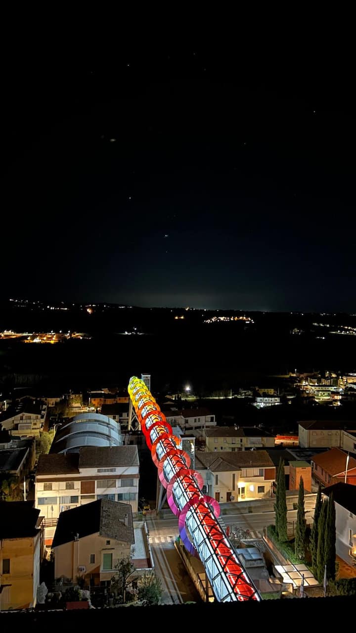 Pogled iz dnevnog boravka i kuhinje