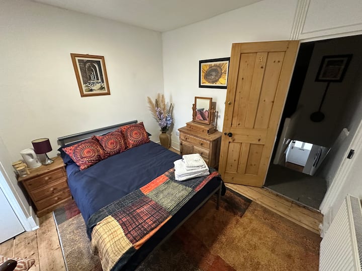 Abode 3 Rooms To Rent £150.00 Or Individually £60. - Canterbury