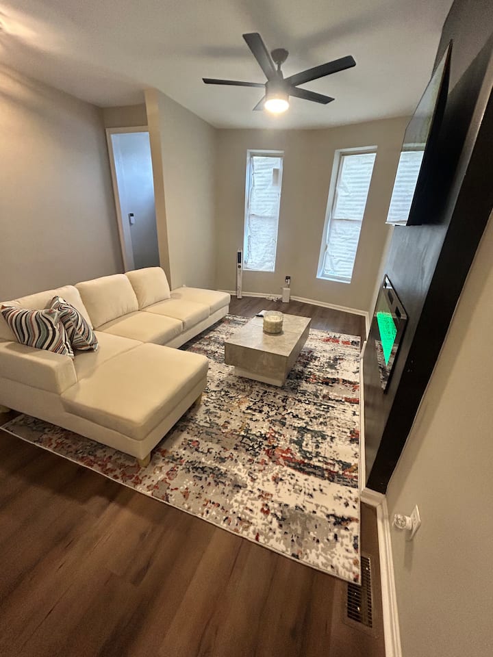 Cozy Townhome 15 Minutes From Downtown - Baltimore, MD