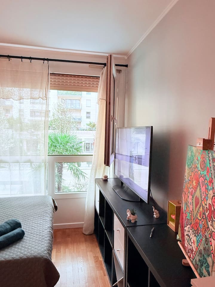 Apparemment Agréable Se Trouve à
Levallois-perret. - Levallois-Perret