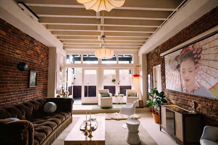The Parlour - Downtown Nevada City - Nevada City, CA