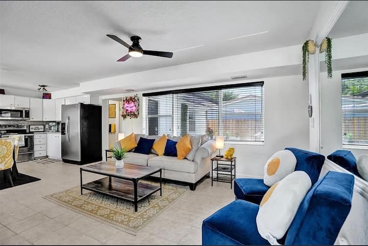 Perfect Location, Near Wilton Manors & Beach - Fort Lauderdale, FL