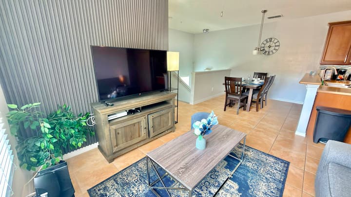 2723 Condo Near Disney With  2br & Private Balcony - Florida