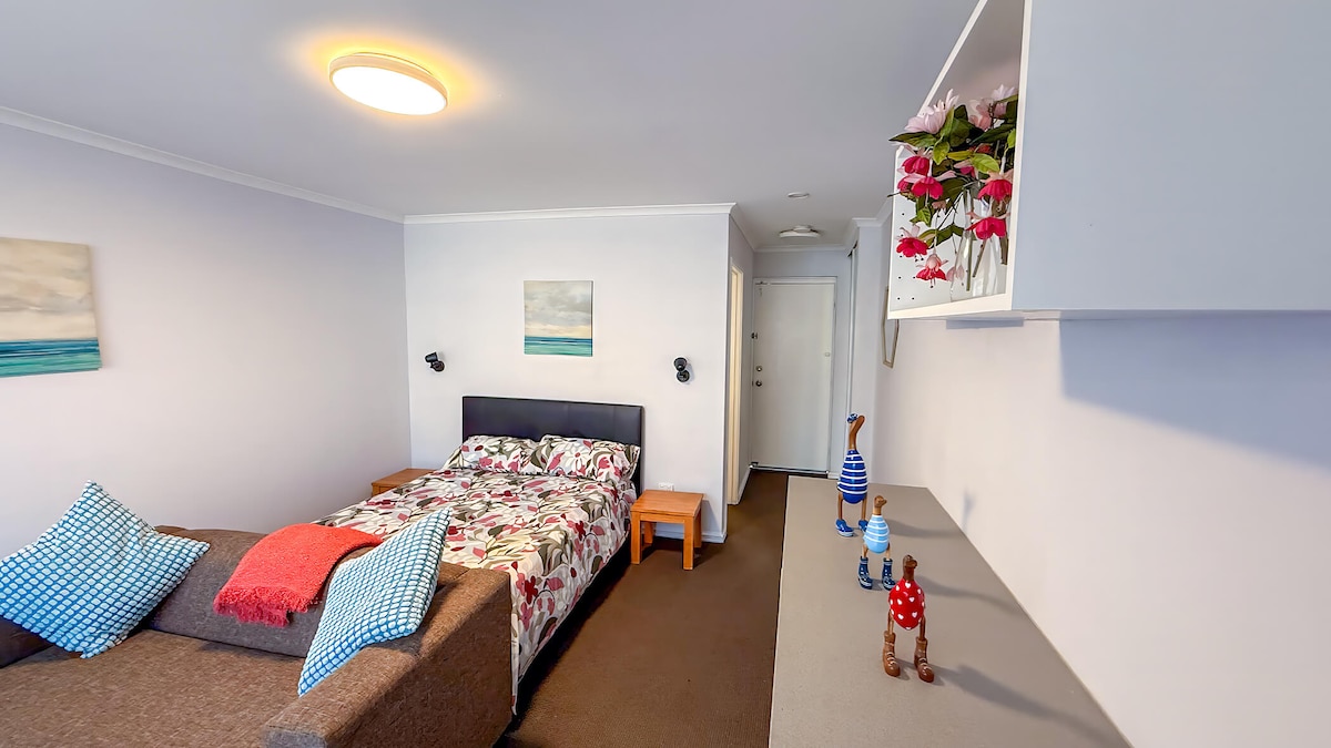 Mandurah Coastal Studio – Pool Outlook - Barragup