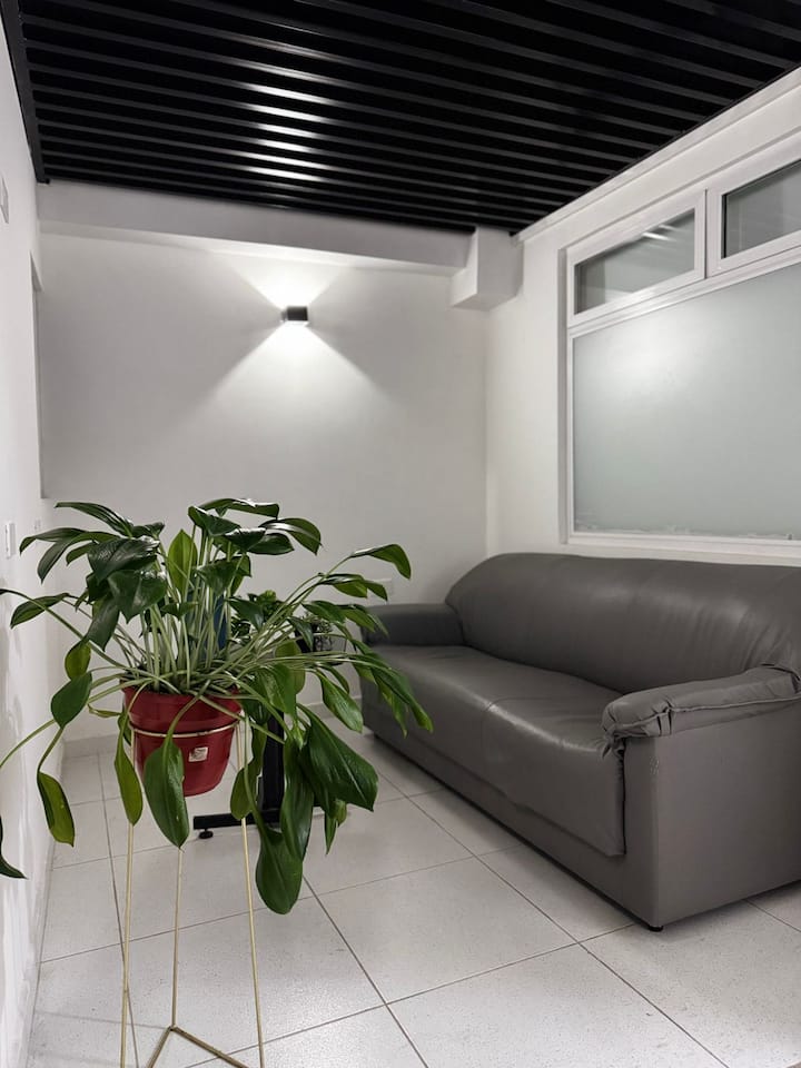 Espacio Privado, Cómodo Y Central En Bogotá - Bogota
