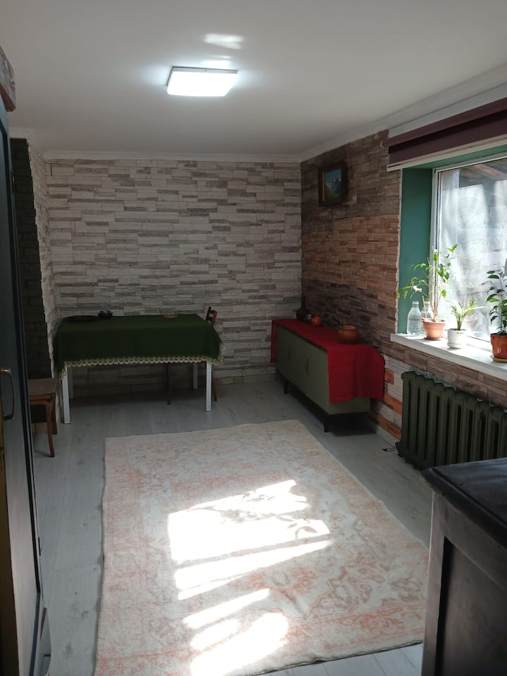 Villa Maple Leaf - Bishkek