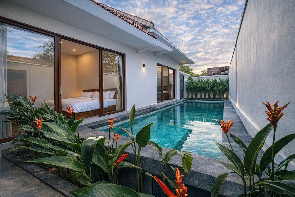 Home in South Kuta · 2 bedrooms · 2 beds · 2 private baths, Airbnb comparable