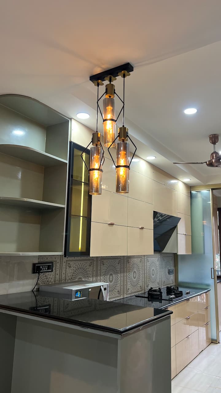 Luxury 4bhk+ Huge Terrace Ideal For Family&friends - Gurugram