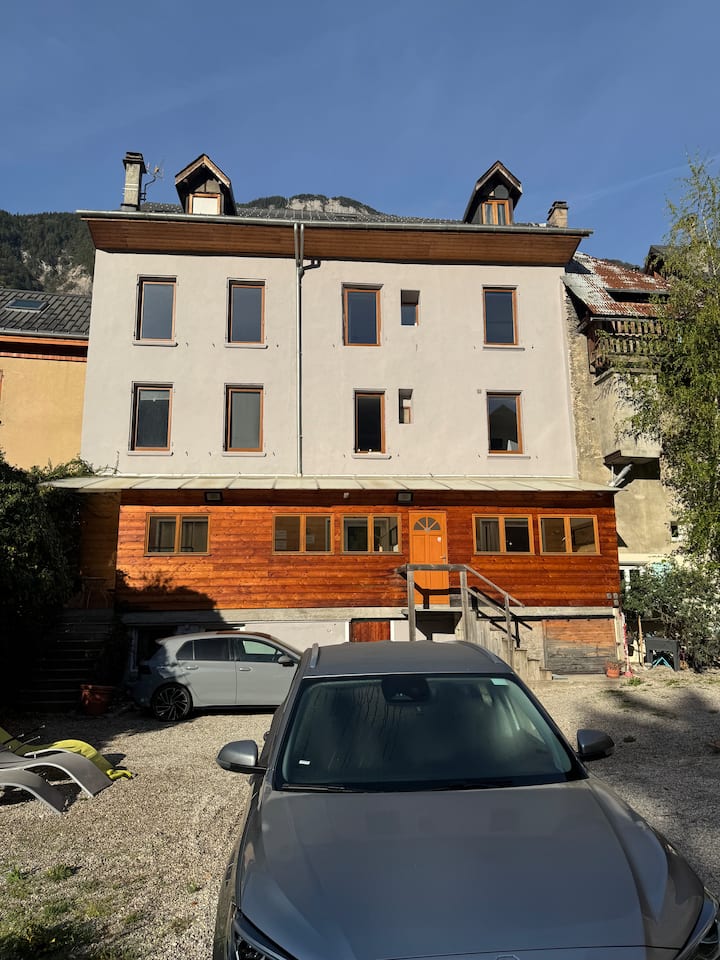 Basecamp 1 For Cycling And Skiing Adventures - Le Bourg-d'Oisans