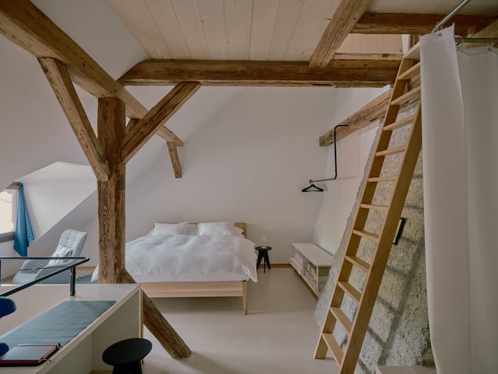 Schlafzimmer 1