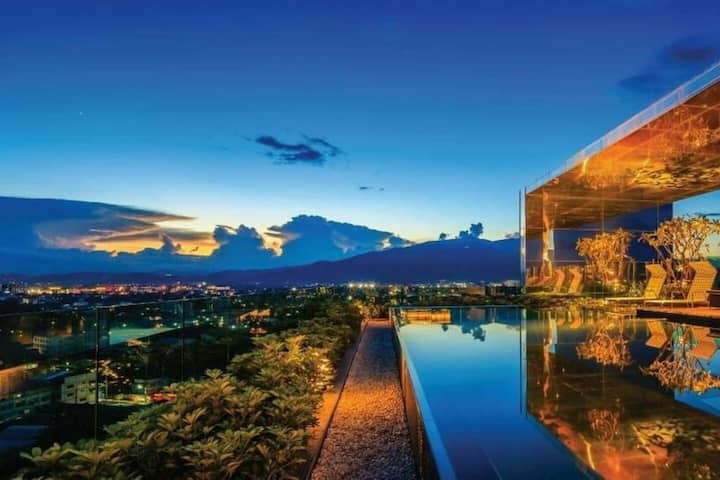 7-3)清迈市中心,古城边上两居室精品公寓,带泳池,健身房astra Condo - Chiang Mai