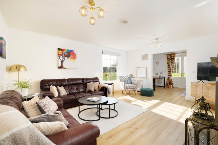 Makeny Cottage, 12 Lough Erne Golf Village. - Enniskillen
