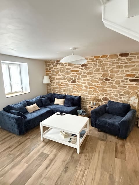 Top performing Airbnb: Charming Breton house just a short walk from the sea in Plouguerneau