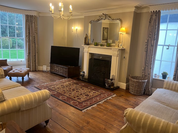 Beautiful Large Grade 2 Listed Property - Bicester